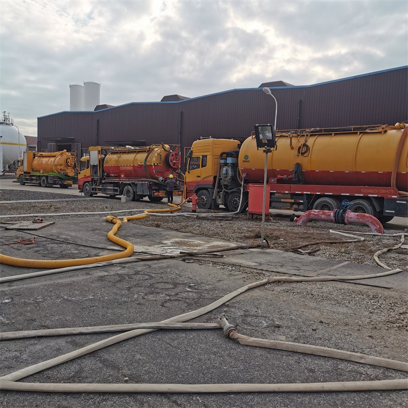 镇雄污水池清理