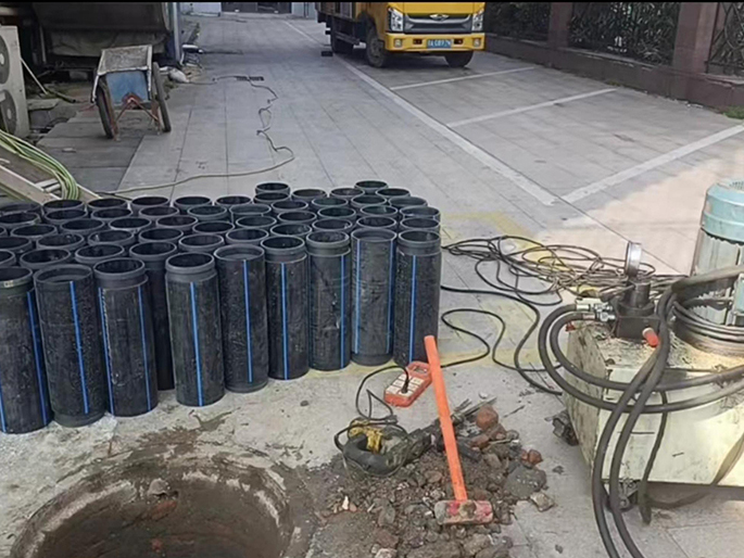 镇雄PE置换管厂家 DN315置换管 非开挖管短管置换